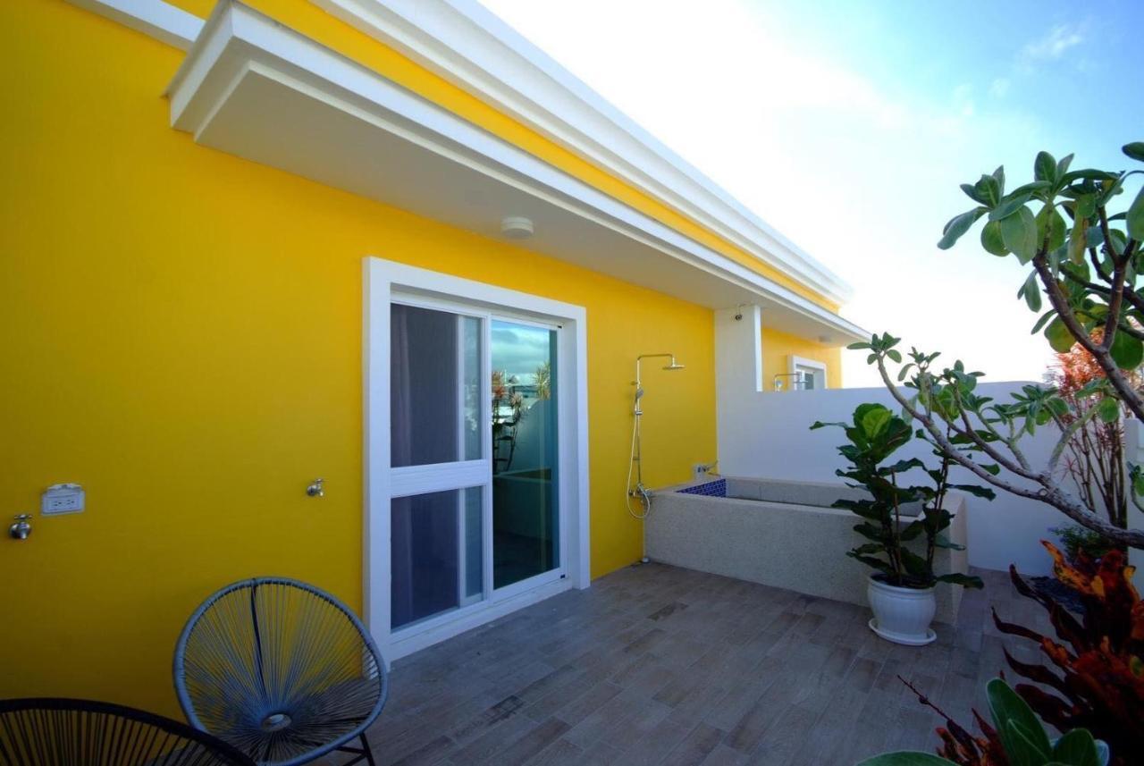 Burano Yellow Villa Heng-ch'un Exteriör bild